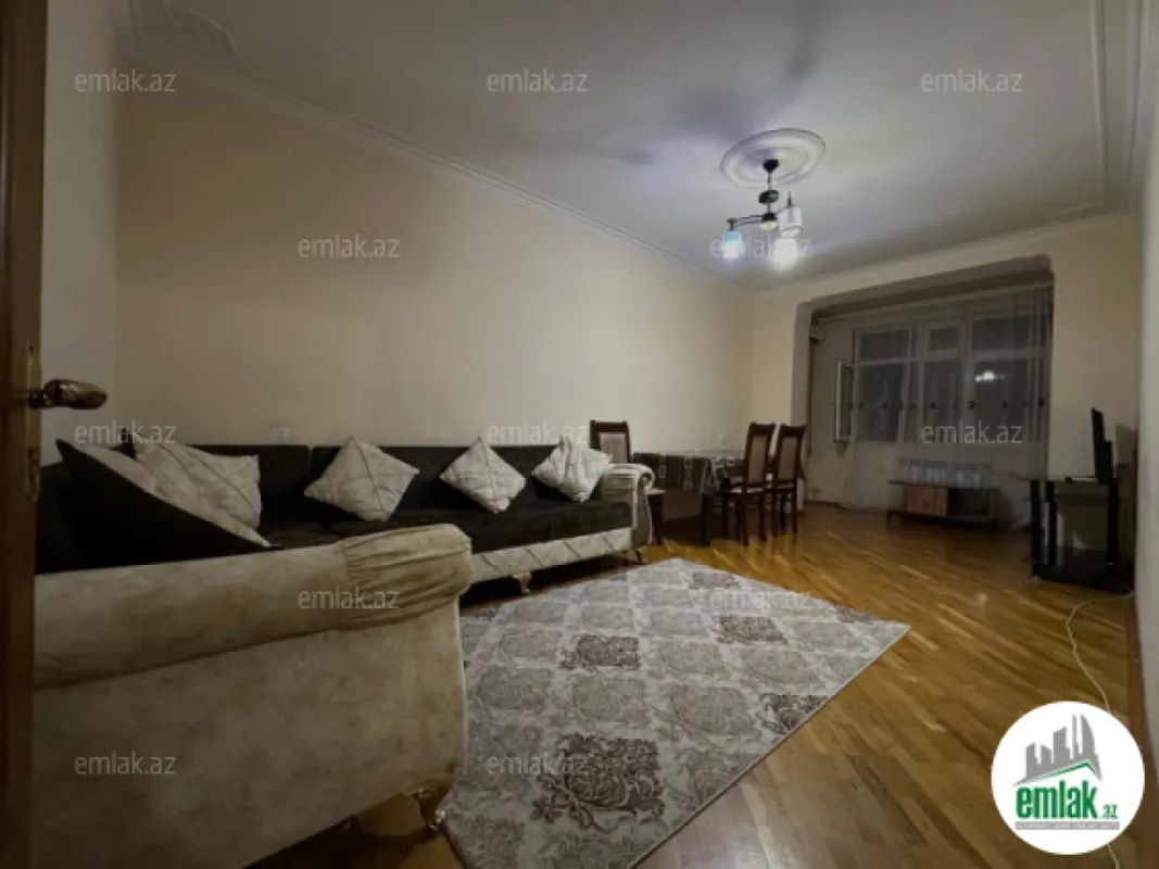 Satılır 3 otaqlı köhnə tikili 76 m²