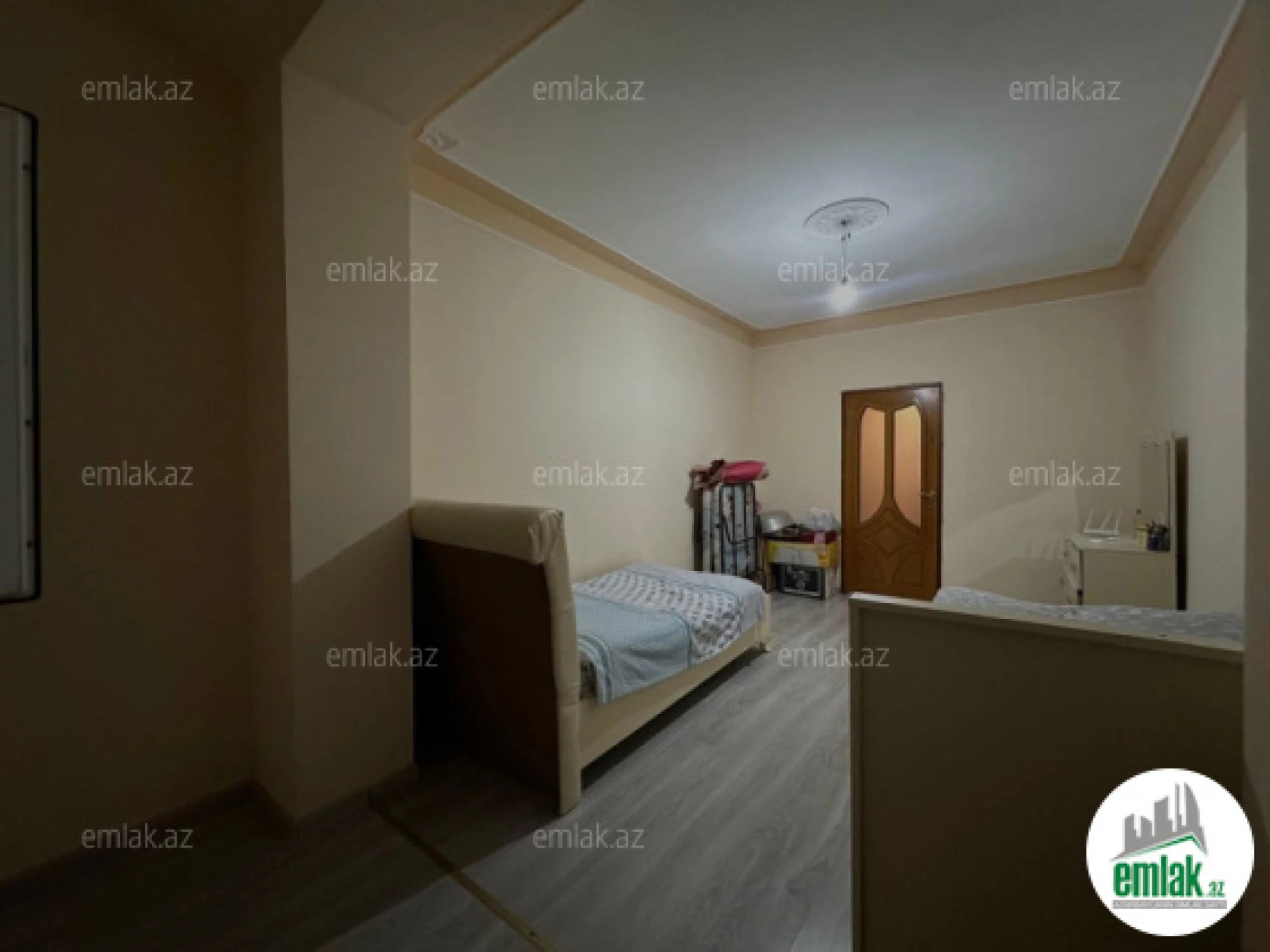 Satılır 3 otaqlı köhnə tikili 76 m²