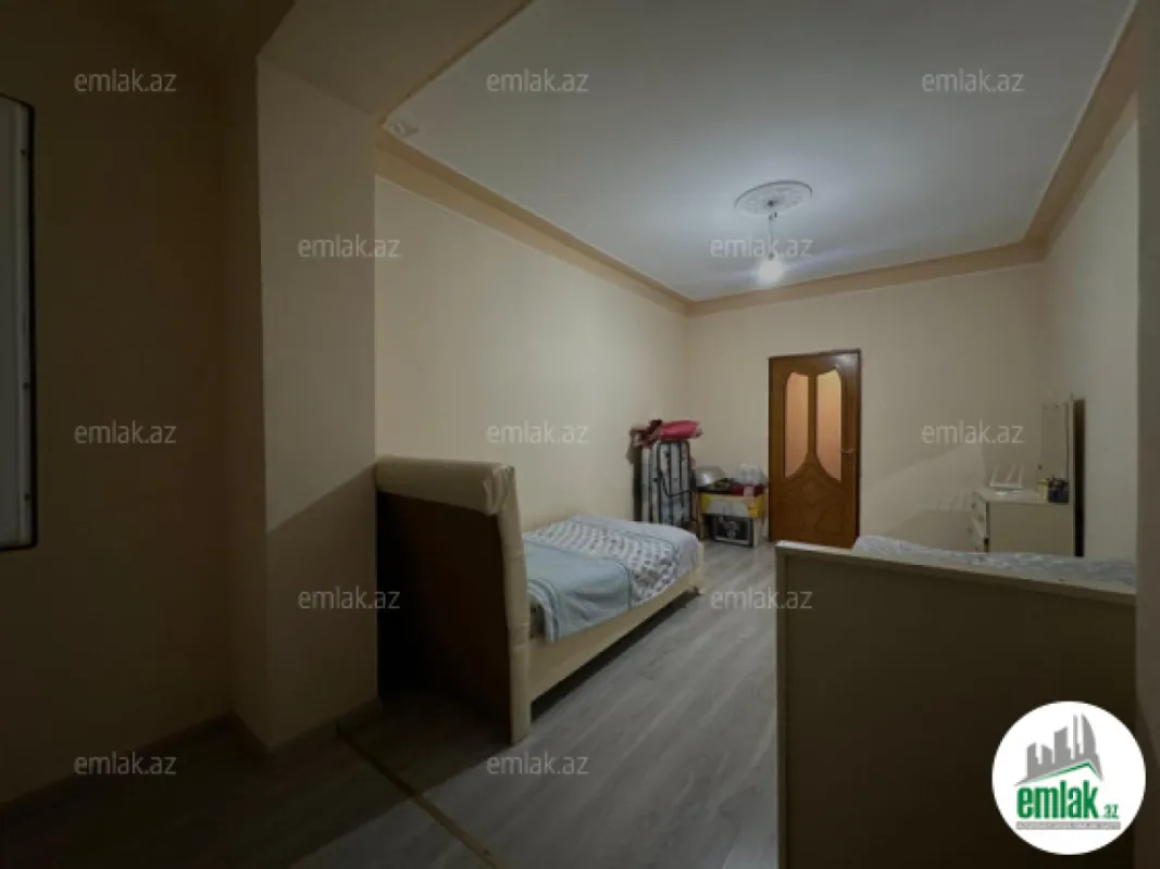 Satılır 3 otaqlı köhnə tikili 76 m²