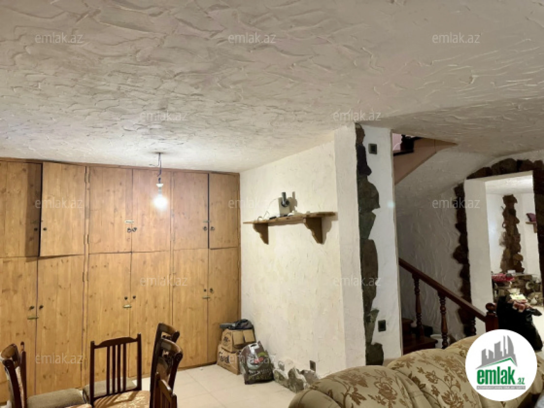 Satılır 8 otaqlı həyət evi 330 m²