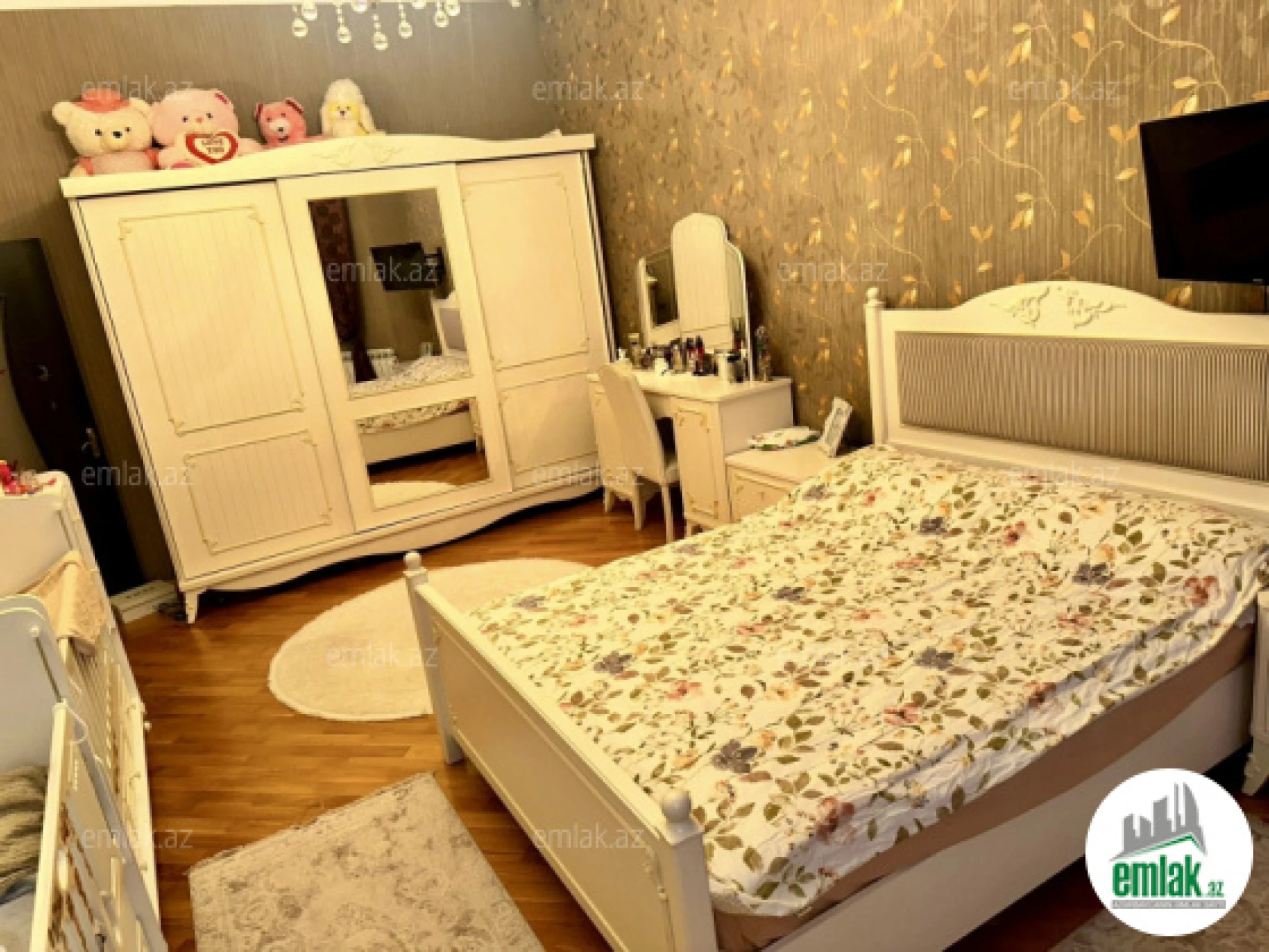 Satılır 8 otaqlı həyət evi 330 m²