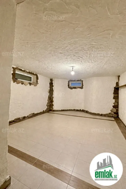 Satılır 8 otaqlı həyət evi 330 m²