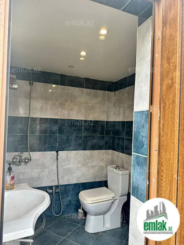 Satılır 8 otaqlı həyət evi 330 m²