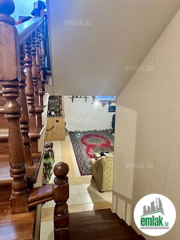 Satılır 8 otaqlı həyət evi 330 m²