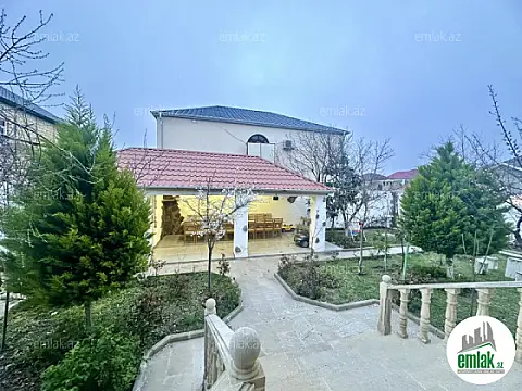 Satılır 8 otaqlı həyət evi 330 m²