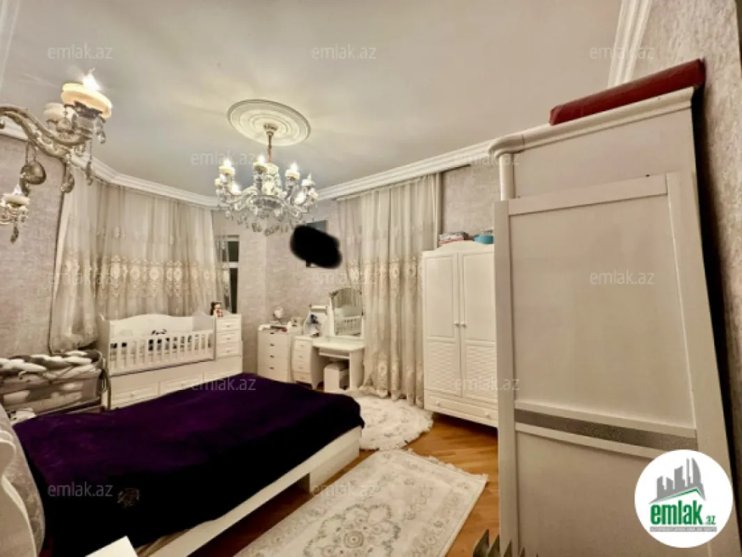 Satılır 8 otaqlı həyət evi 330 m²
