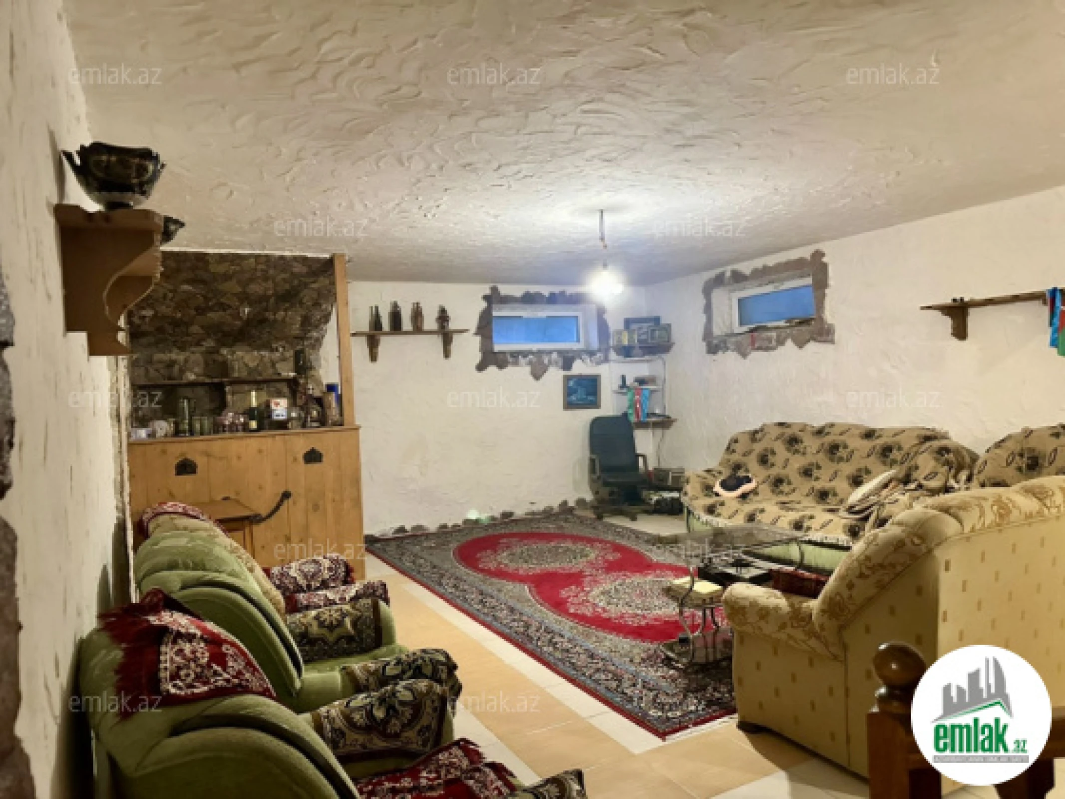 Satılır 8 otaqlı həyət evi 330 m²