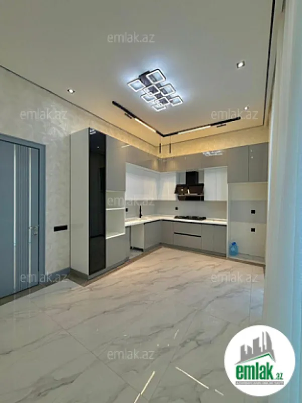 Satılır 5 otaqlı mənzil 250 m²
