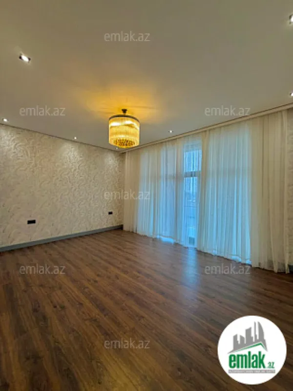Satılır 5 otaqlı mənzil 250 m²