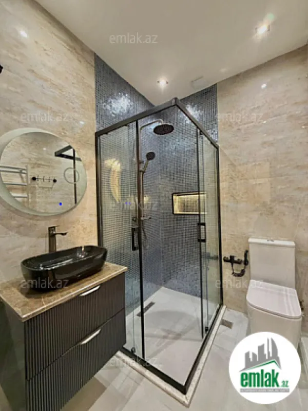 Satılır 5 otaqlı mənzil 250 m²