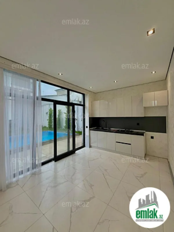 Satılır 5 otaqlı mənzil 250 m²