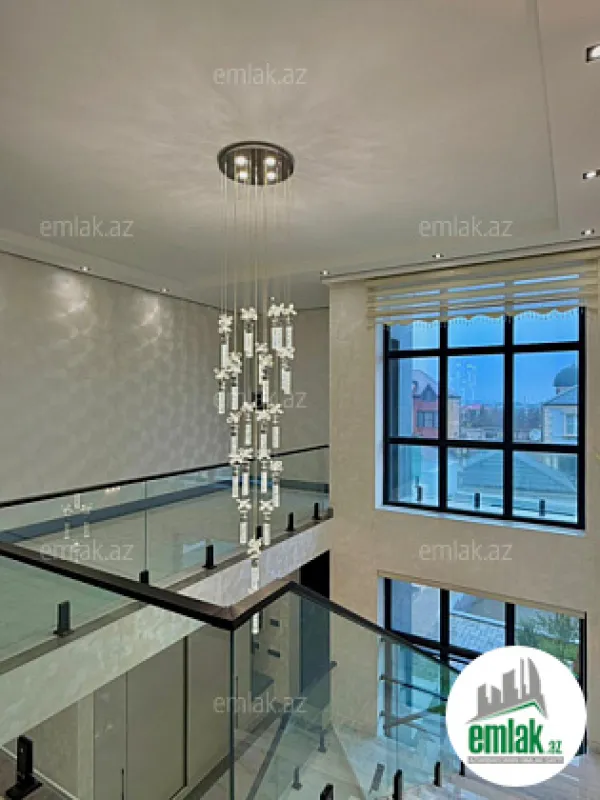Satılır 5 otaqlı mənzil 250 m²