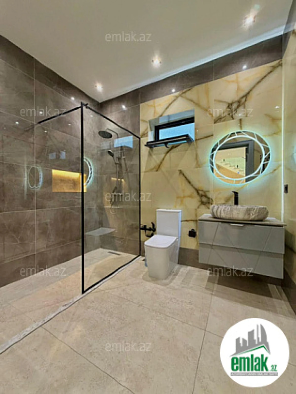 Satılır 5 otaqlı mənzil 250 m²