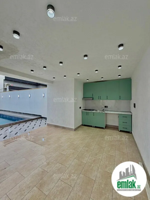 Satılır 4 otaqlı mənzil 180 m²