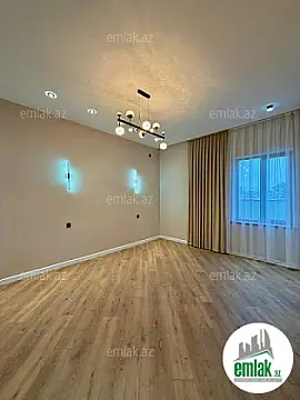 Satılır 4 otaqlı mənzil 180 m²