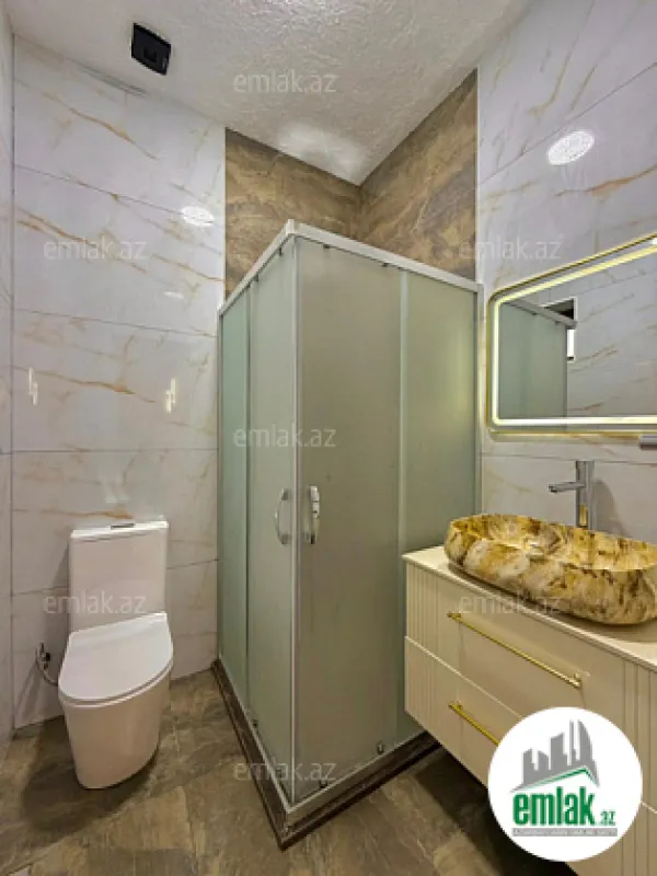 Satılır 4 otaqlı mənzil 180 m²