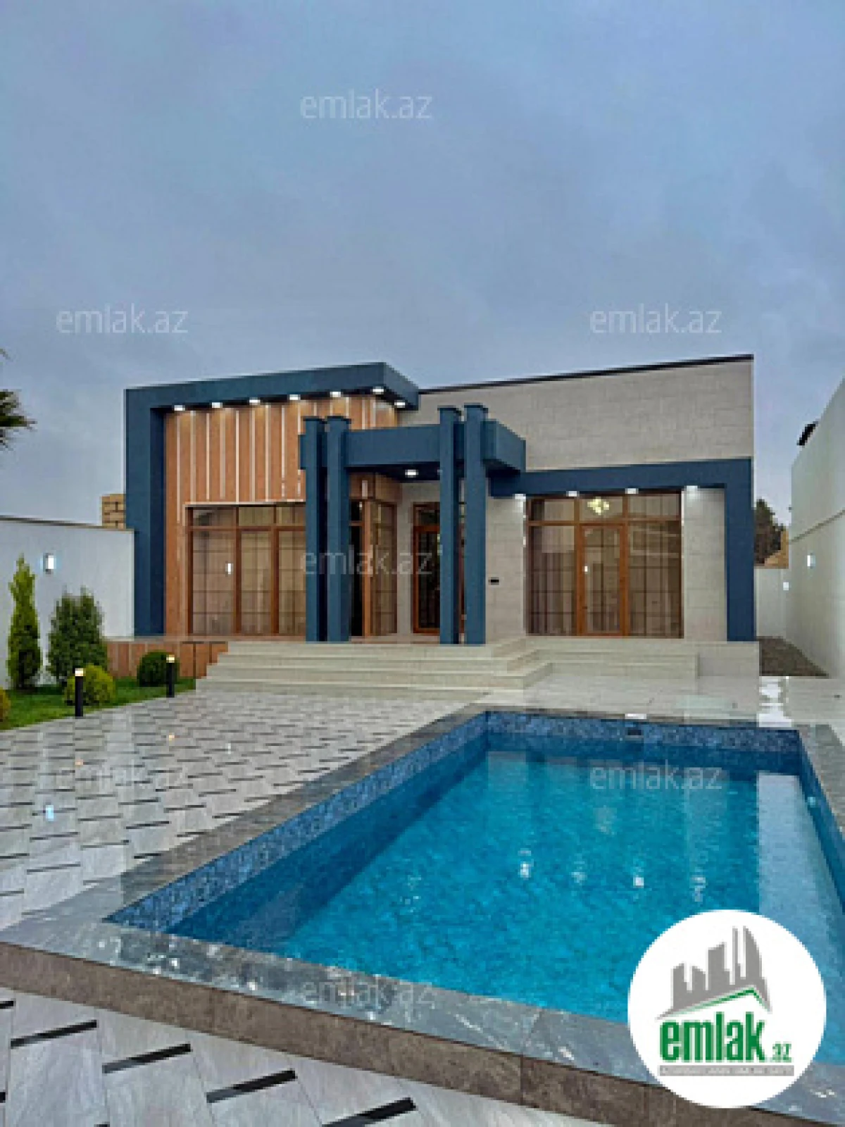 Satılır 4 otaqlı mənzil 180 m²