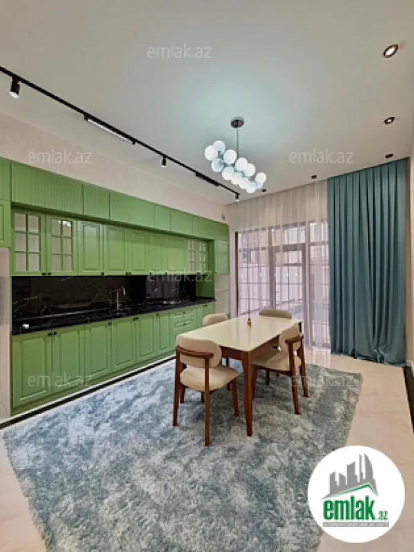 Satılır 4 otaqlı mənzil 180 m²