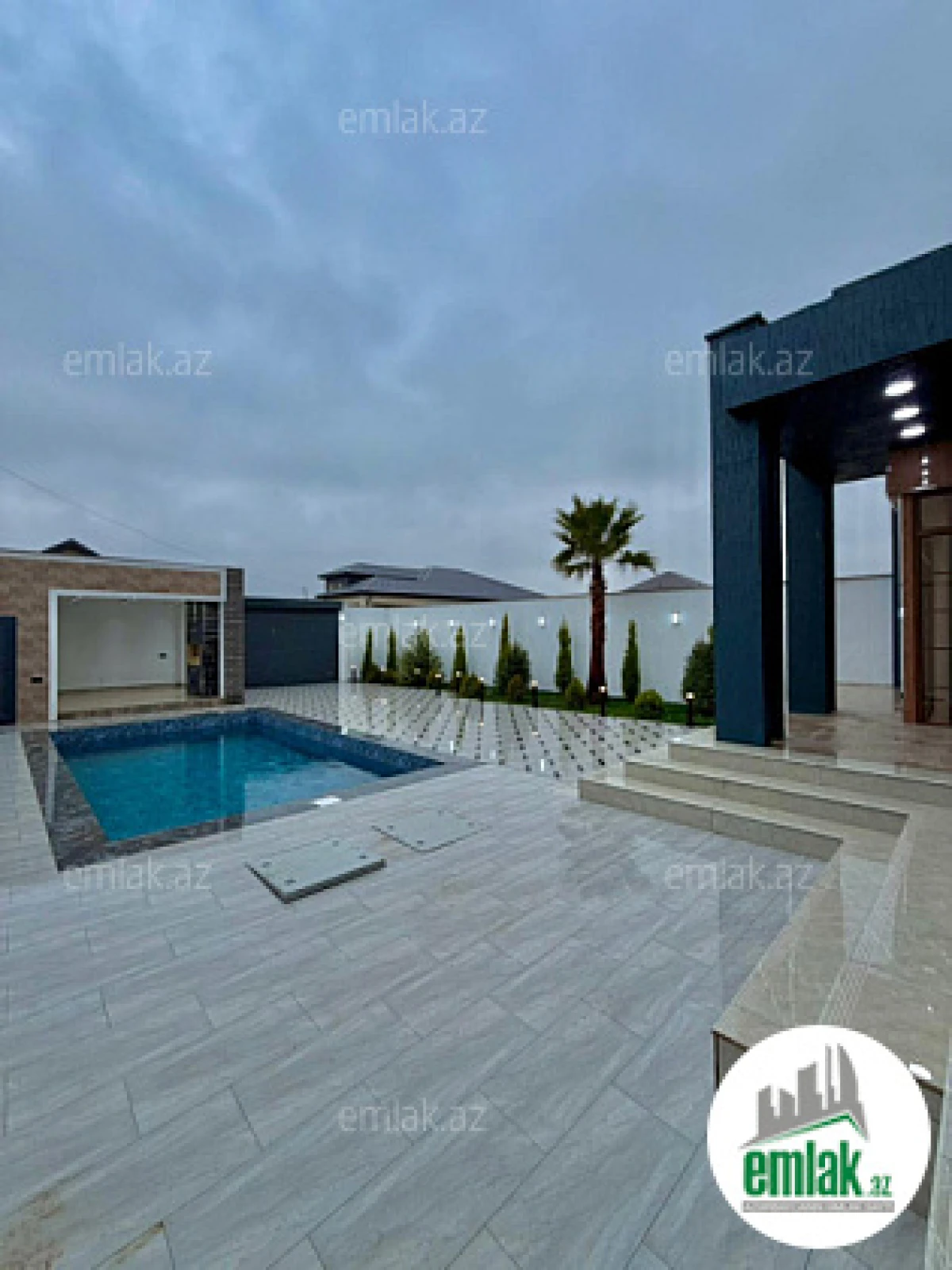 Satılır 4 otaqlı mənzil 180 m²