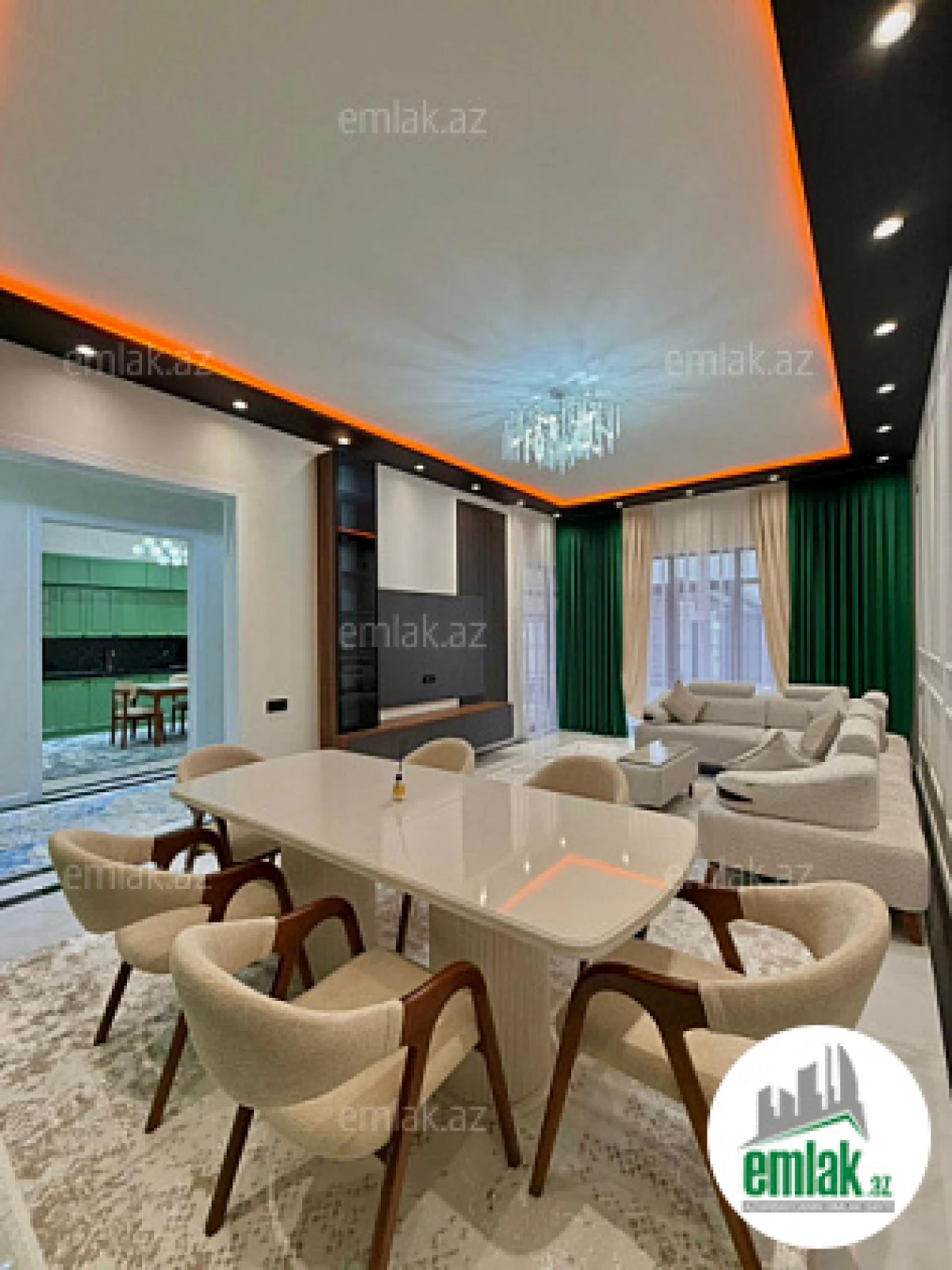 Satılır 4 otaqlı mənzil 180 m²