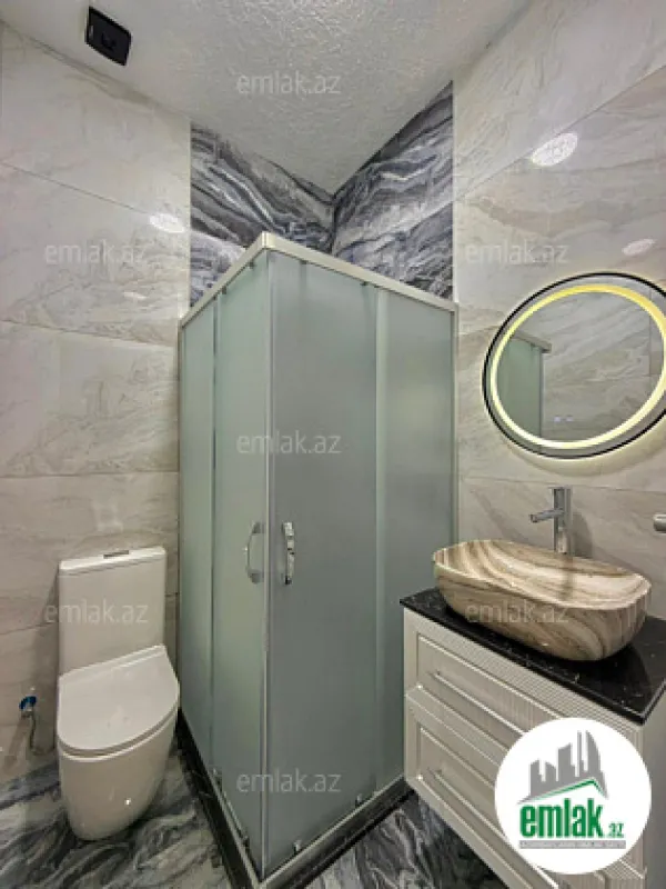 Satılır 4 otaqlı mənzil 180 m²