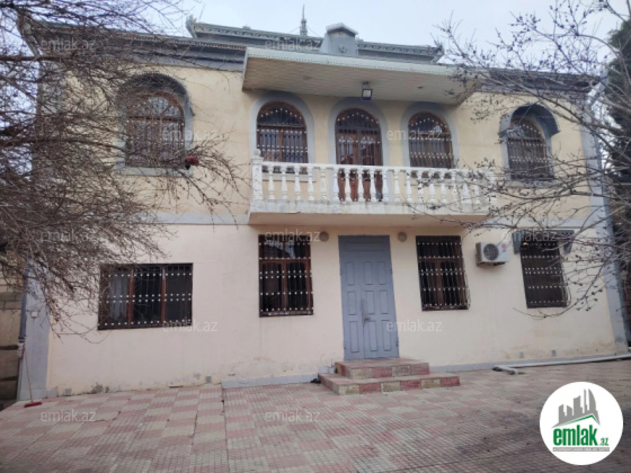 Satılır 6 otaqlı həyət evi 324 m²