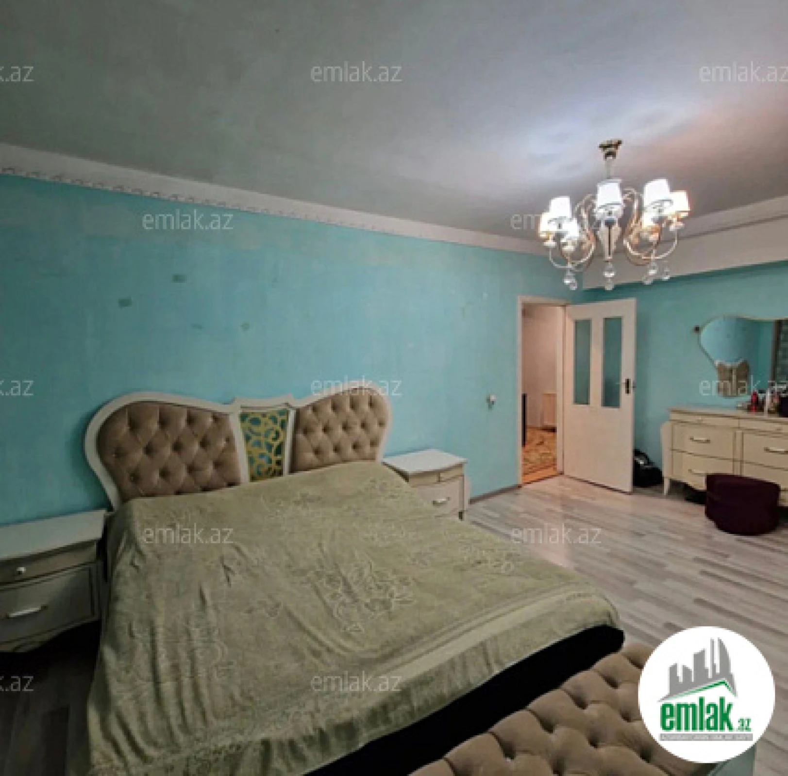 Satılır 3 otaqlı köhnə tikili 80 m²