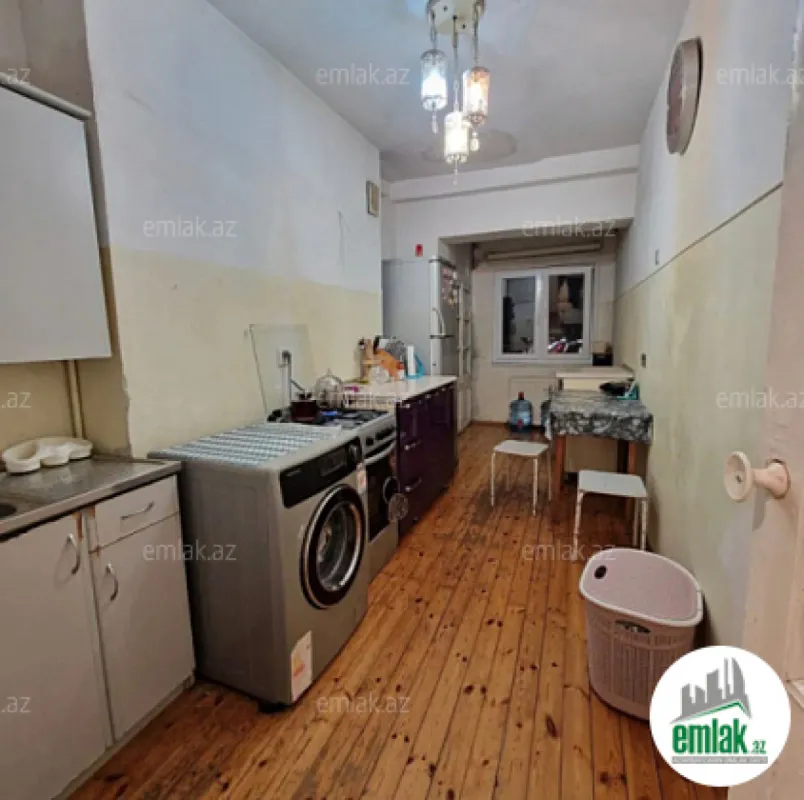 Satılır 3 otaqlı köhnə tikili 80 m²