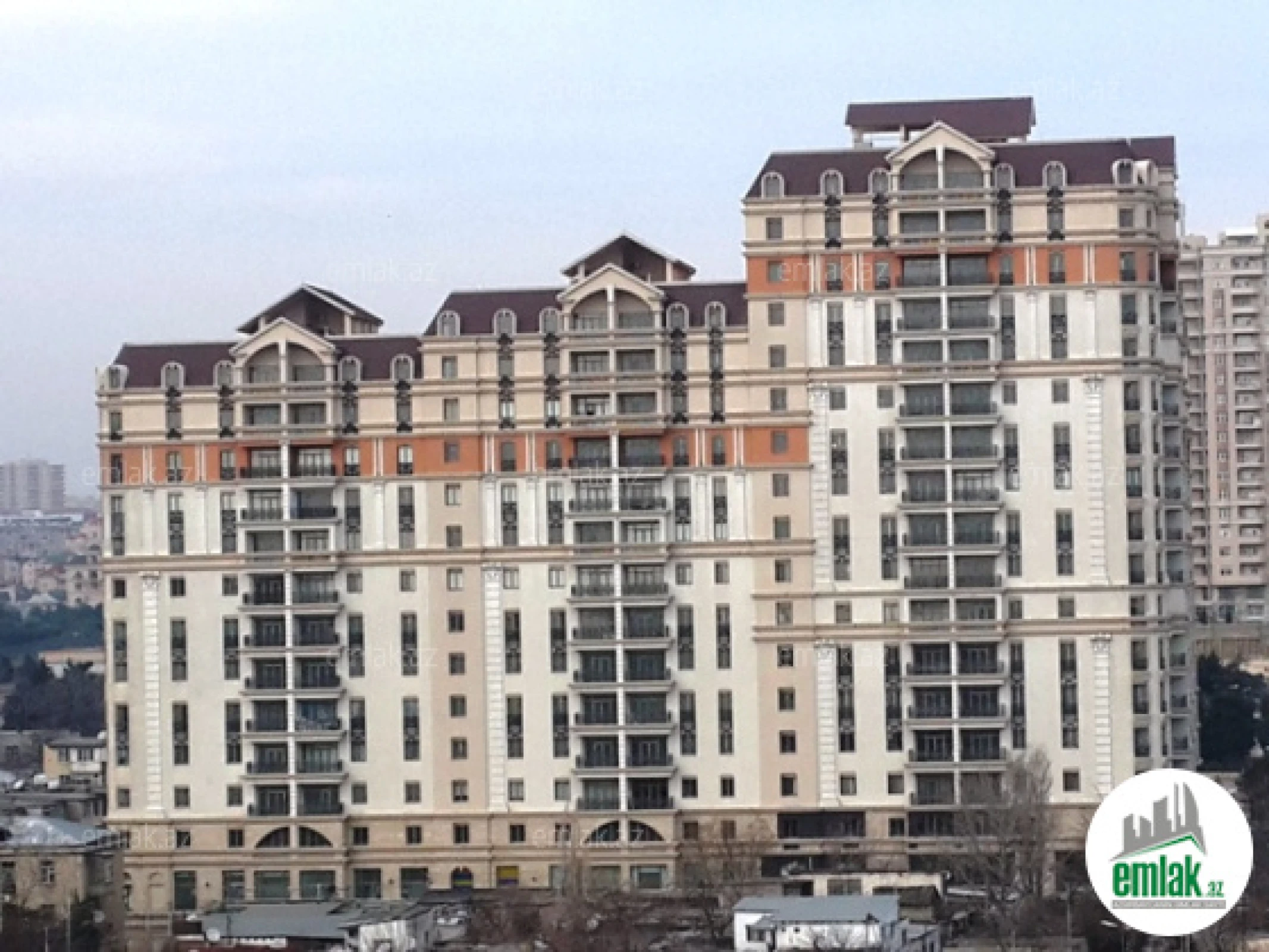 Satılır 4 otaqlı yeni tikili 210 m²