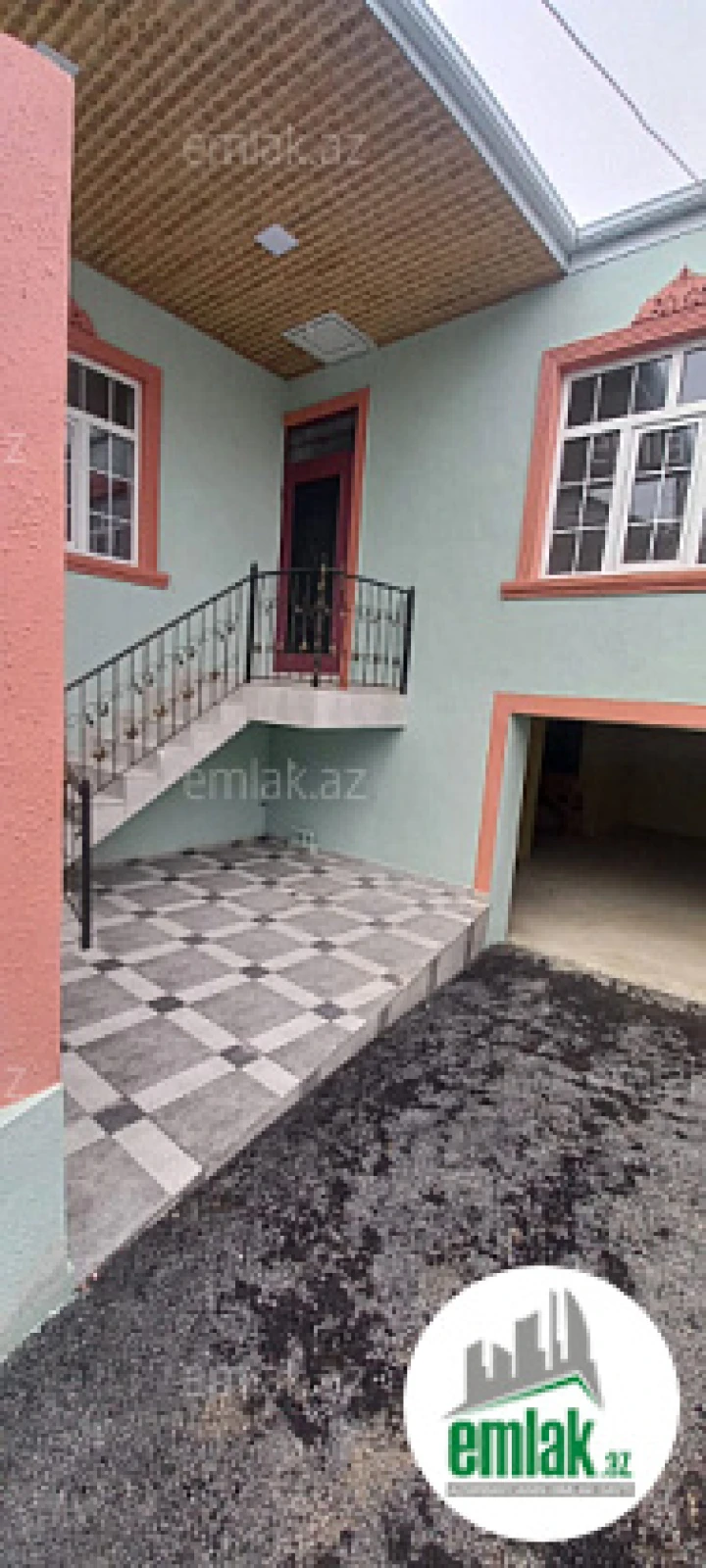 Satılır 4 otaqlı həyət evi 250 m²