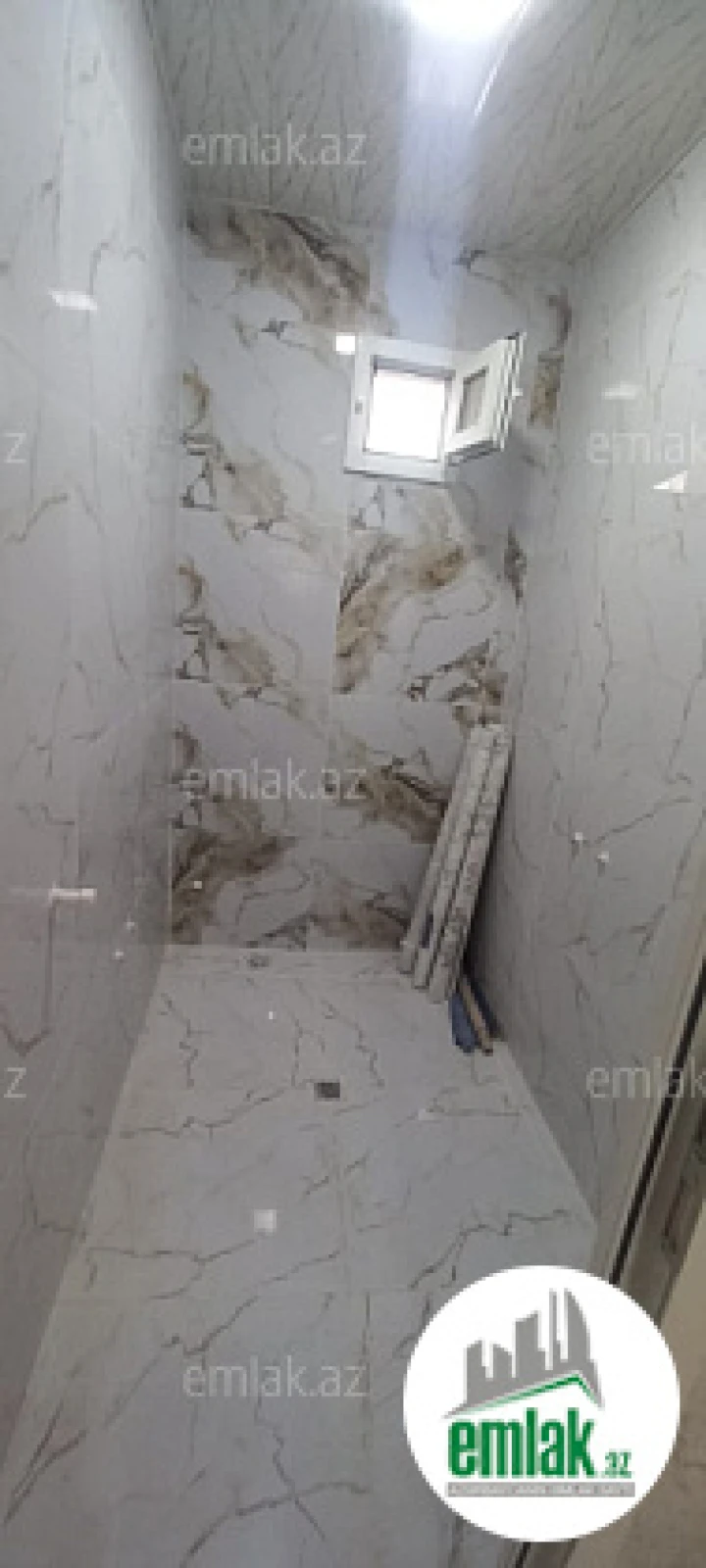 Satılır 4 otaqlı həyət evi 250 m²