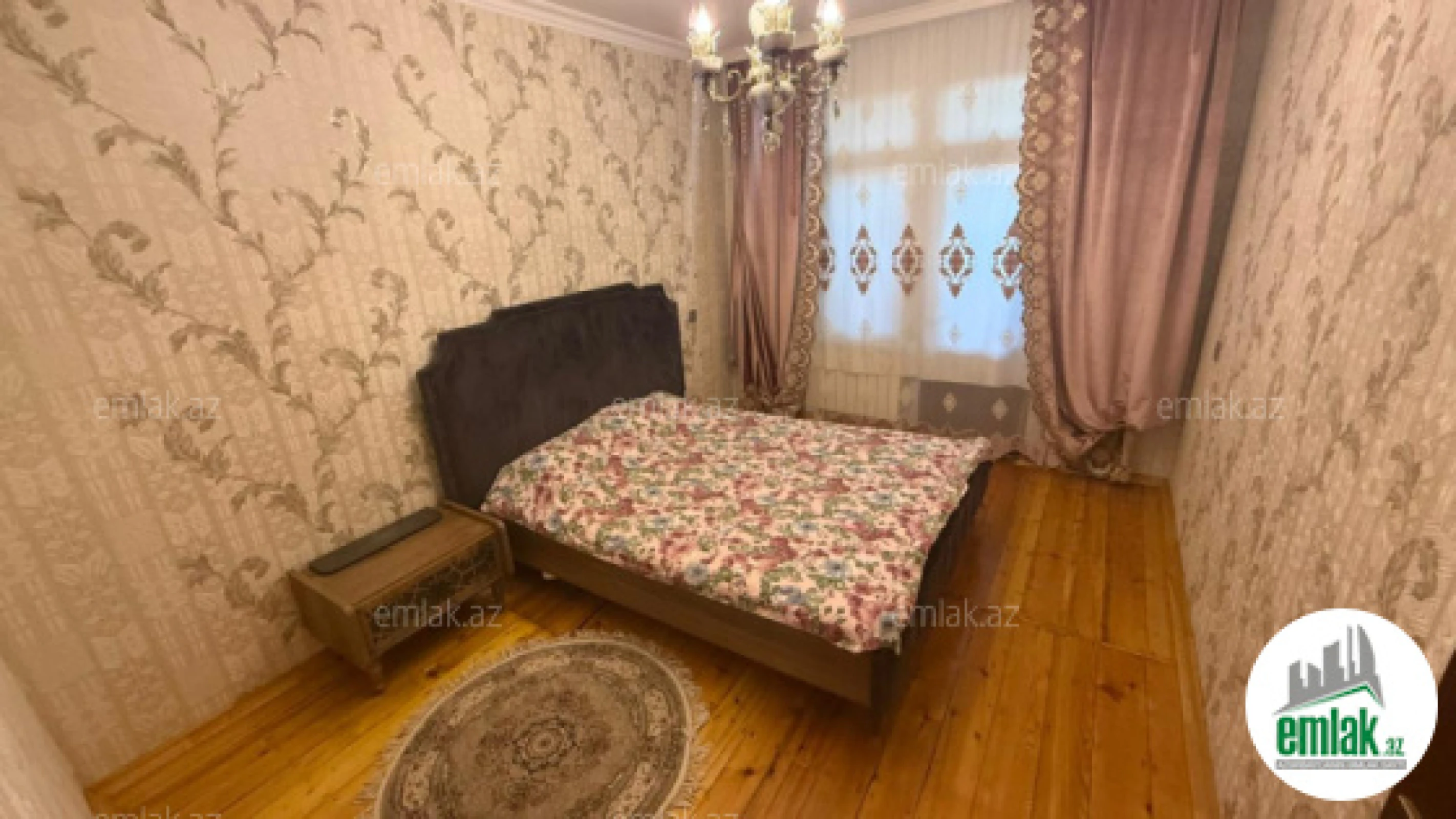 Satılır 4 otaqlı köhnə tikili 70 m²
