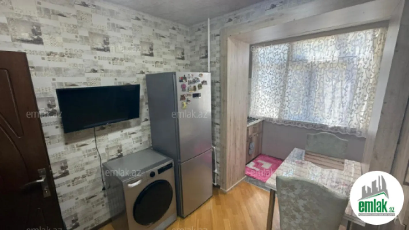 Satılır 4 otaqlı köhnə tikili 70 m²