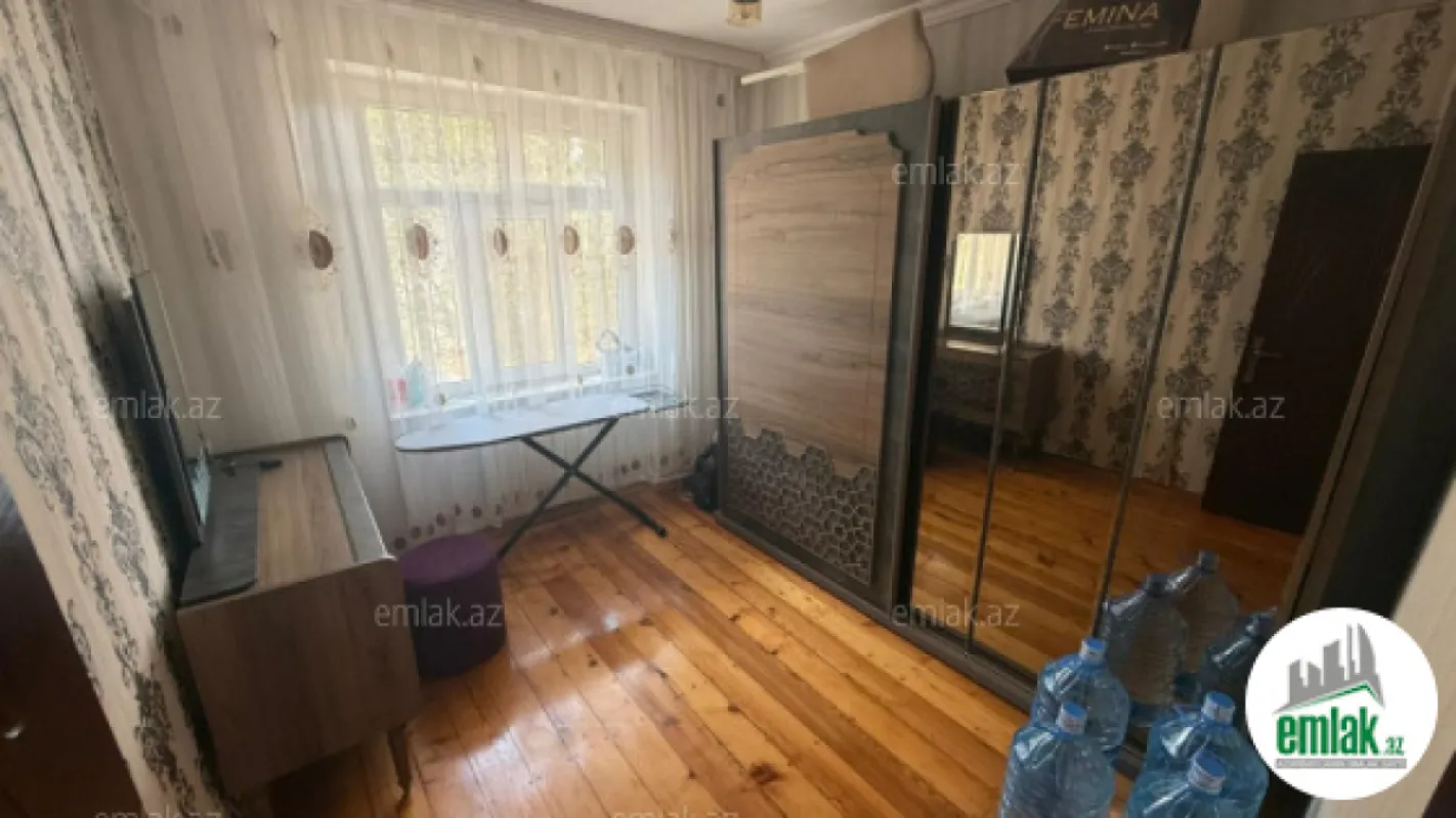 Satılır 4 otaqlı köhnə tikili 70 m²
