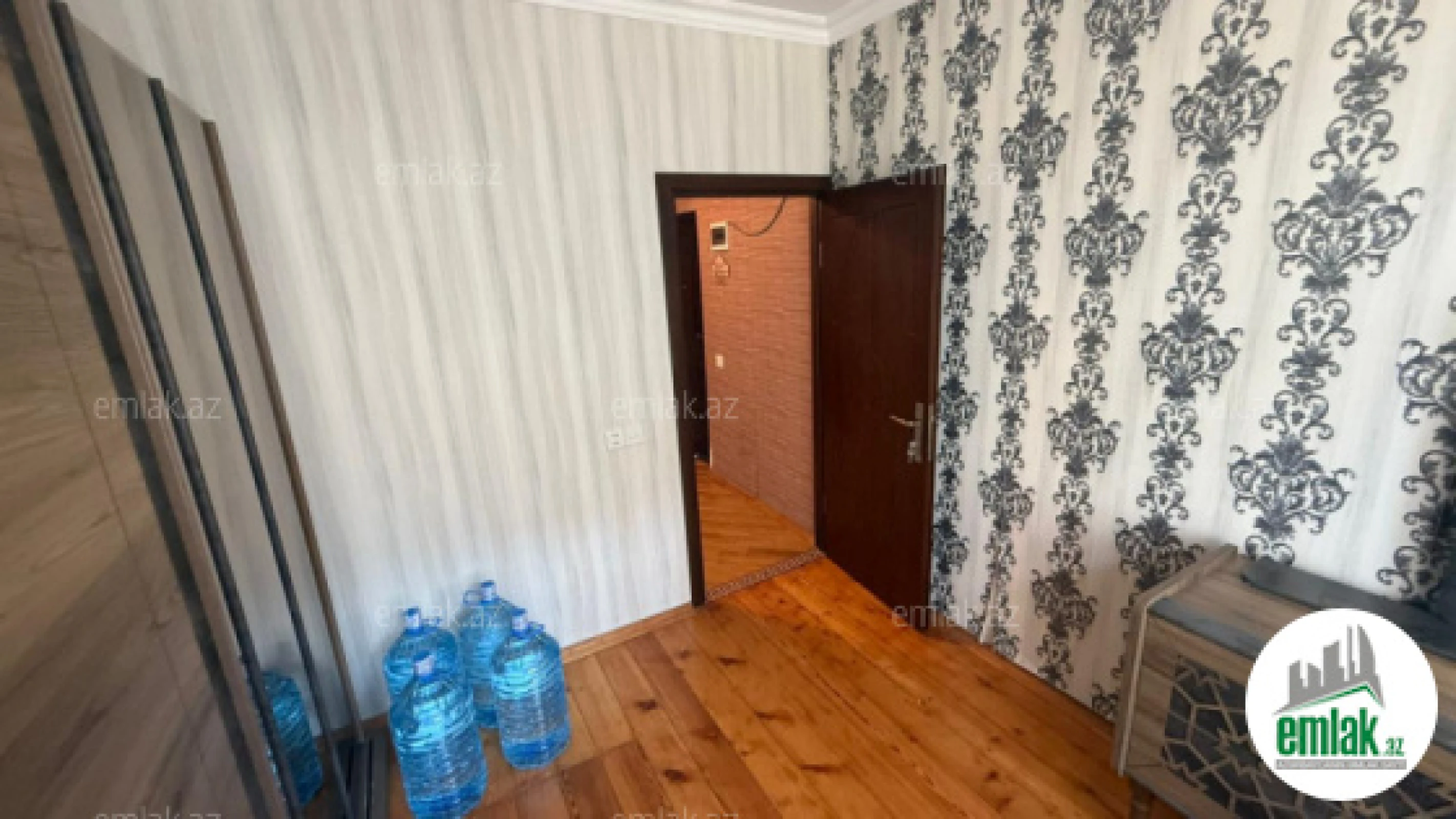 Satılır 4 otaqlı köhnə tikili 70 m²