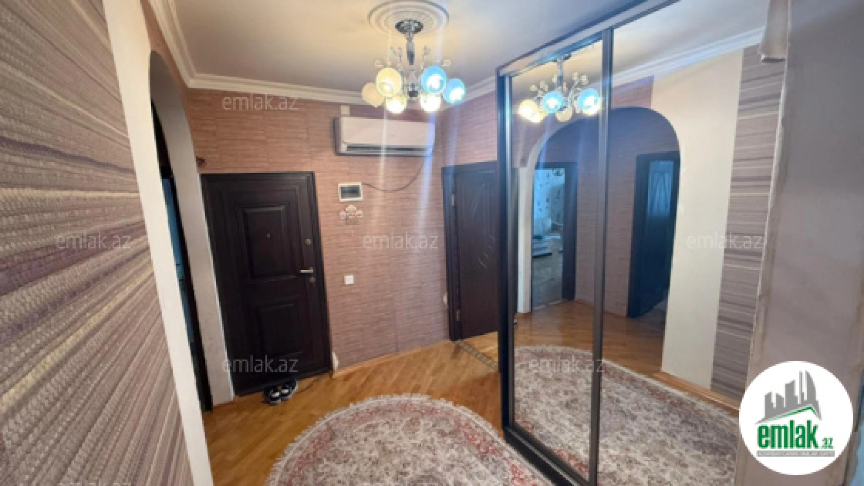 Satılır 4 otaqlı köhnə tikili 70 m²