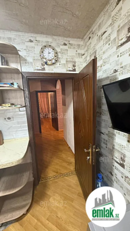 Satılır 4 otaqlı köhnə tikili 70 m²