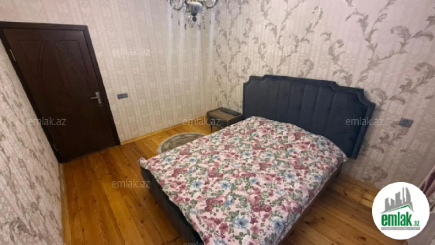 Satılır 4 otaqlı köhnə tikili 70 m²