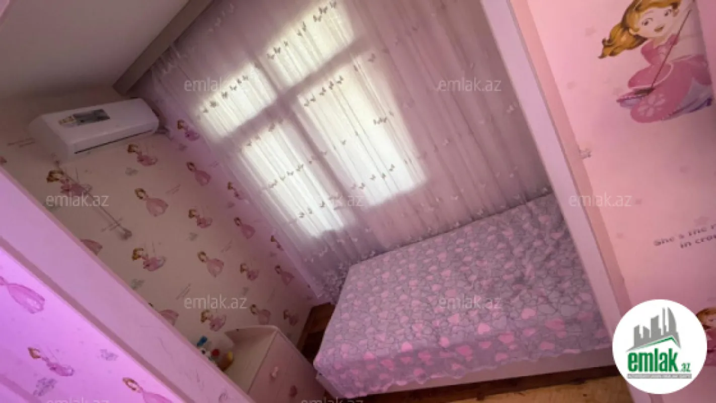 Satılır 4 otaqlı köhnə tikili 70 m²