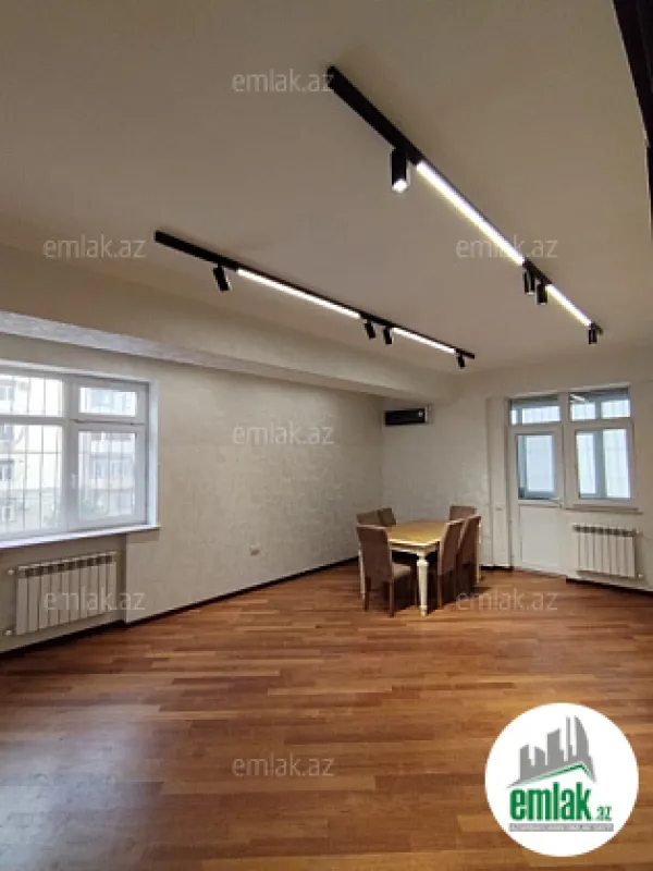 Satılır 3 otaqlı yeni tikili 130 m²