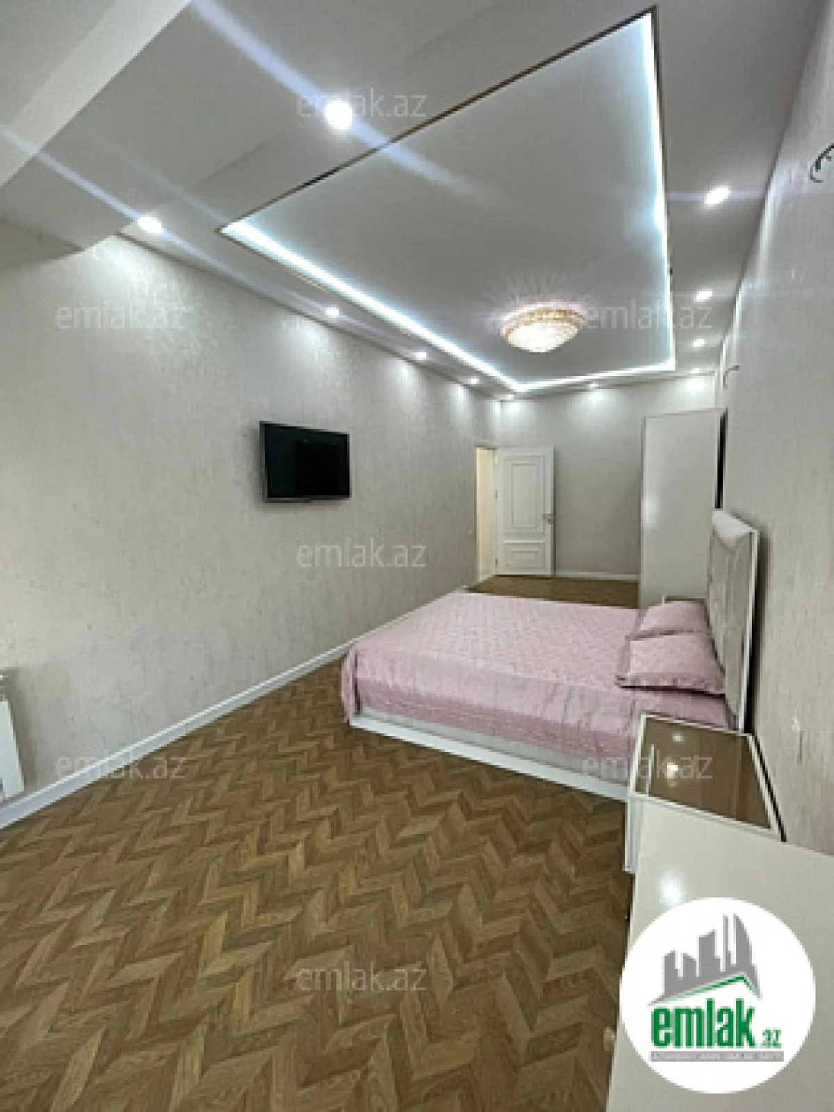 Satılır 3 otaqlı yeni tikili 100 m²