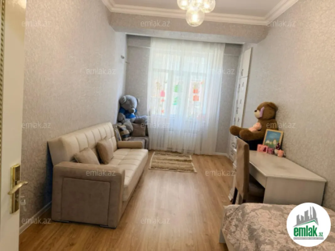 Satılır 3 otaqlı yeni tikili 100 m²