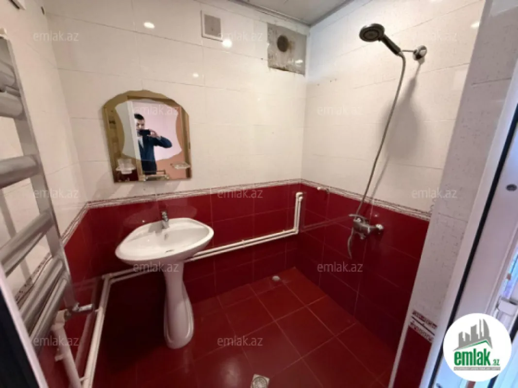 Satılır 3 otaqlı köhnə tikili 65 m²