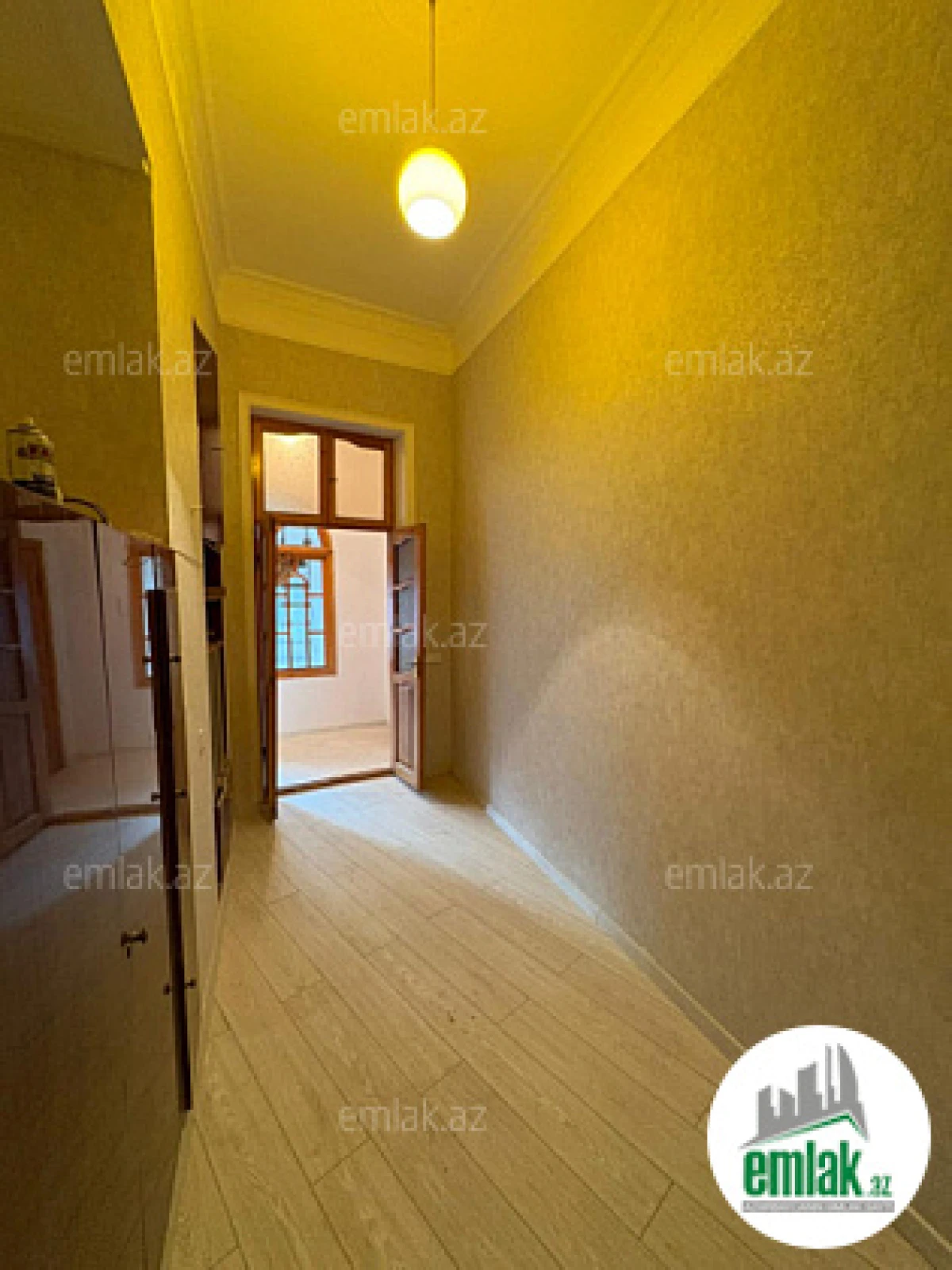 Satılır 3 otaqlı köhnə tikili 90 m²