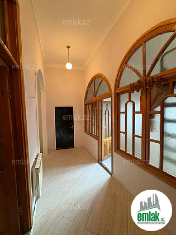 Satılır 3 otaqlı köhnə tikili 90 m²