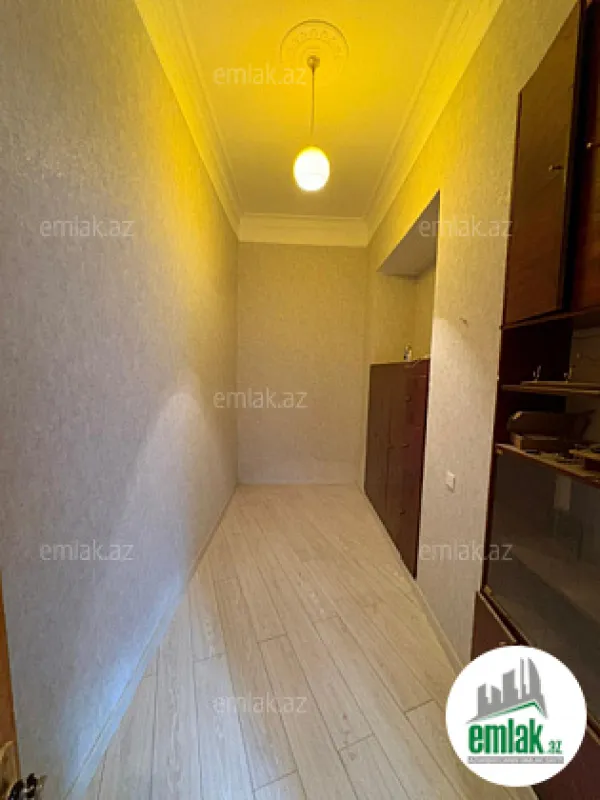 Satılır 3 otaqlı köhnə tikili 90 m²
