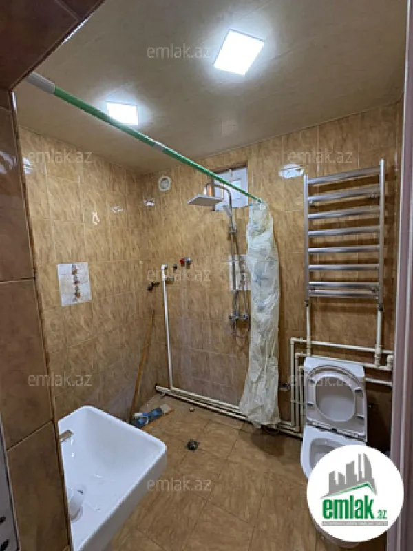 Satılır 3 otaqlı köhnə tikili 90 m²