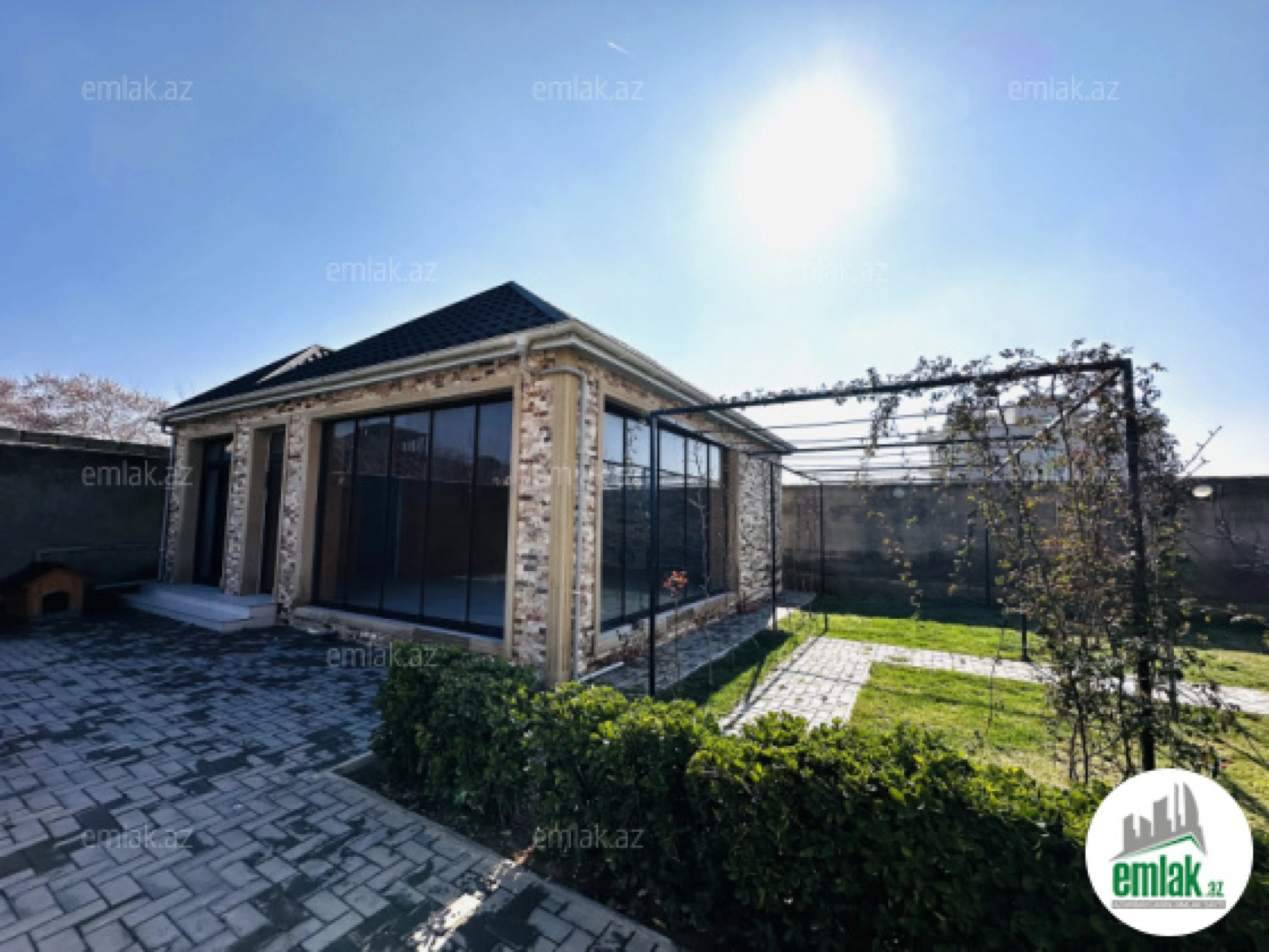 Satılır 5 otaqlı mənzil 400 m²