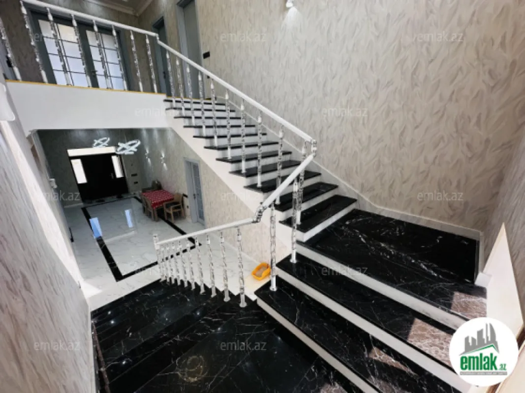 Satılır 5 otaqlı mənzil 400 m²