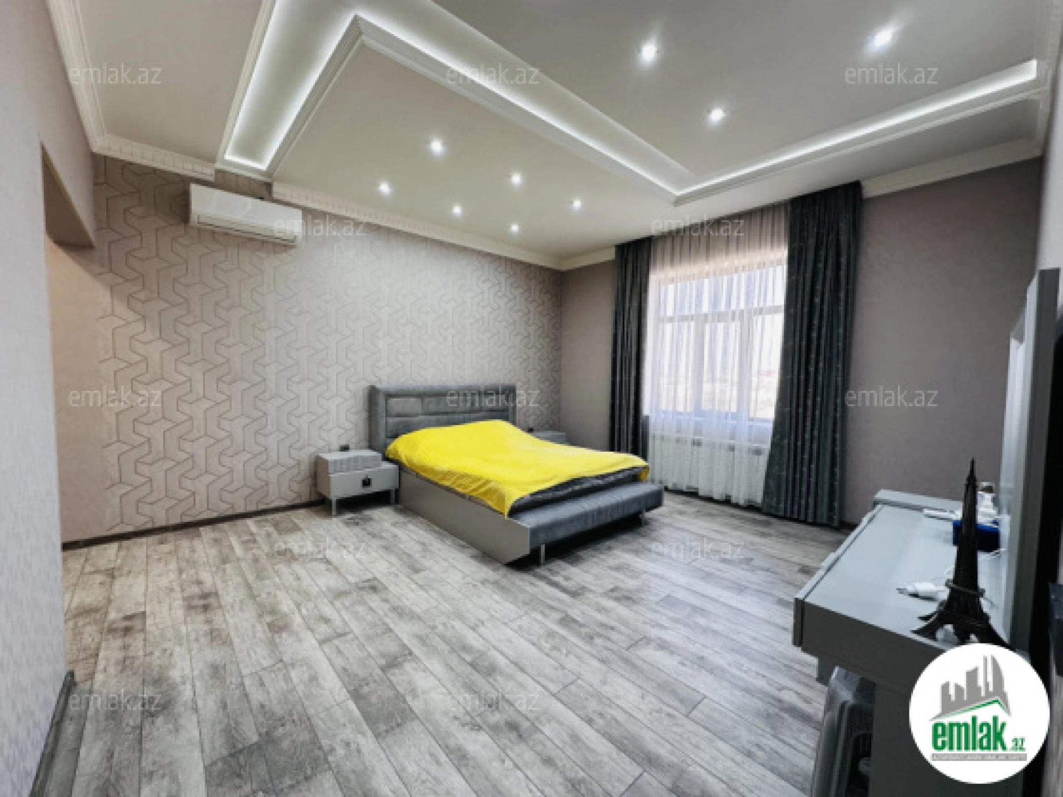 Satılır 5 otaqlı mənzil 400 m²